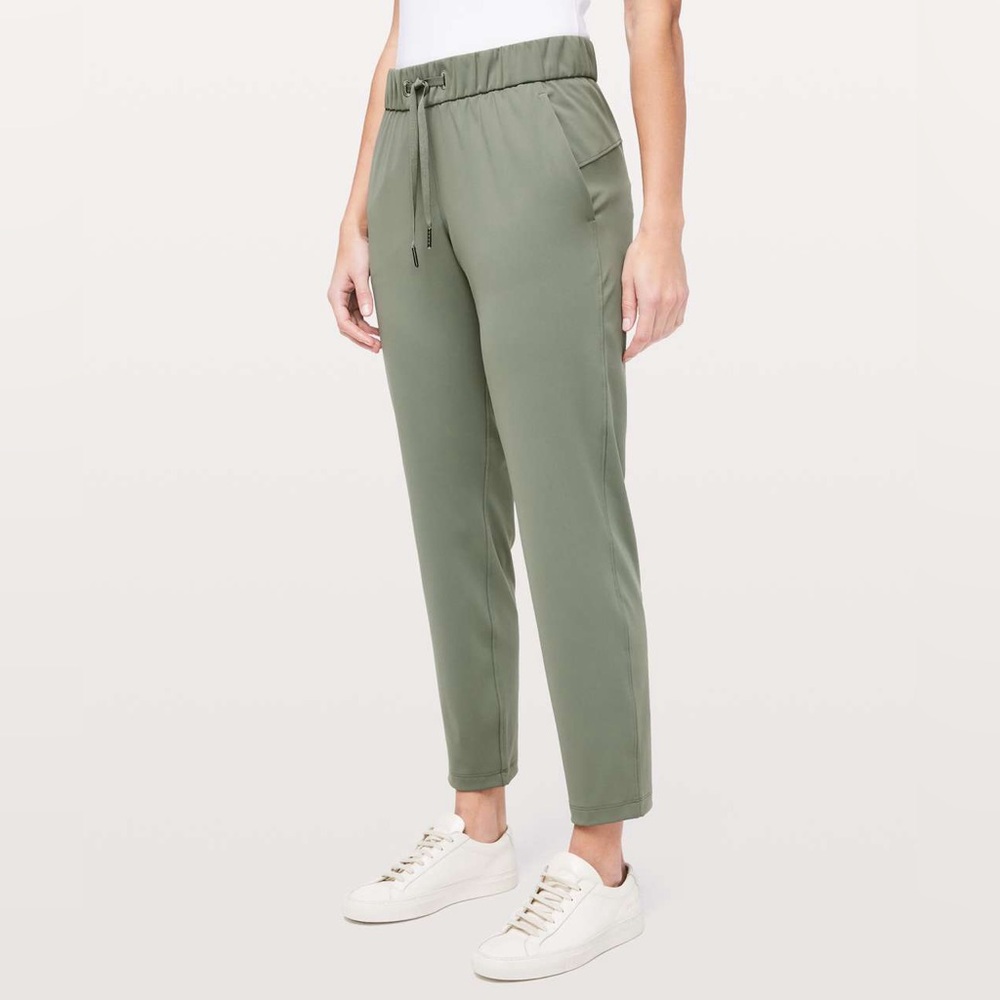 NWOT lululemon athletica On The Fly Pant 27"